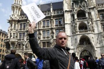 La afición del Atlético de madrid se desplazó hasta Múnich para dar todo su aliento al equipo.