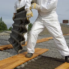 ¿Es obligatorio retirar el amianto de tejados y tuberías en las comunidades de vecinos? Esto dice la Ley en España