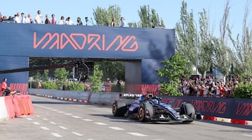Carlos Sainz durante la exhibición.