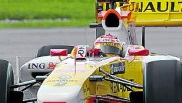 <b>PLIEGO DE EVOLUCIONES. </b>Fernando Alonso ya le ha dicho a su escudería los aspectos en los que tienen que progresar para acercarse a los mejores ya desde China.
