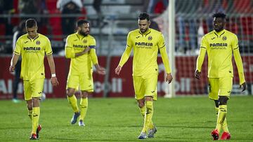 Iborra se lamenta junto a sus compa&ntilde;eros de la eliminaci&oacute;n ante el Mirand&eacute;s. 