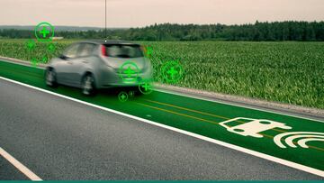 Halo, la carretera del futuro que recarga los coches eléctricos en marcha