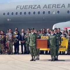 Reciben con ceremonia a Proteo y equipo de rescatistas que trabajó en Turquía