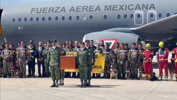 Reciben con ceremonia a Proteo y equipo de rescatistas que trabajó en Turquía