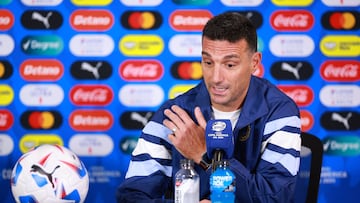 ATLANTA, GEORGIA - JUNE 19: Lionel Scaloni, coach of Argentina speaks during a press conference at Mercedes-Benz Stadium on June 19, 2024 in Atlanta, Georgia.   Hector Vivas/Getty Images/AFP (Photo by Hector Vivas / GETTY IMAGES NORTH AMERICA / Getty Images via AFP)