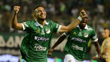 Jugadores de Deportivo Cali en partido de la Liga BetPlay.