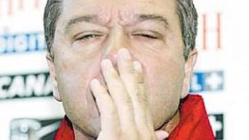 <b>MALA CARA. </b>En el rostro de Ferrando se notó ayer su dolencia.