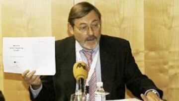 <b>DÍA DE ALEGACIONES. </b>Jaime Lissavetzky defendió ayer ante la Prensa los pasos seguidos en el procedimiento de la Operación Puerto.