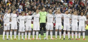 Minuto de silencio del once del Real Madrid.