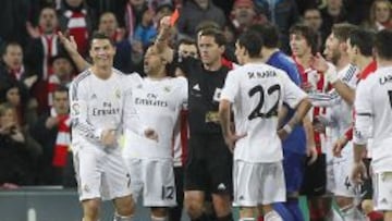 SANCIÓN DE TRES PARTIDOS. Ayza Gámez expulsó a Cristiano en San Mamés el pasado 2 de febrero.