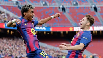 FOTODELDÍA BARCELONA, 28/02/2026.-El delantero del Barcelona Lamine Yamal celebra su gol contra el Villarreal, durante el partido de la jornada 26 de LaLiga entre el Barcelona y el Villarreal, este sábado en el estadio Spotify Camp Nou en Barcelona.-Toni Albir