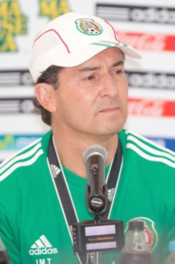 El 'Chepo' llegó al banquillo Tricolor en 2011 con la esperanza de llegar a Brasil 2014; al final, no fue así. En total dirigió 47 partidos, ganó 27, empató 12 y perdió 8, lo que da una efectividad del 65.96%.