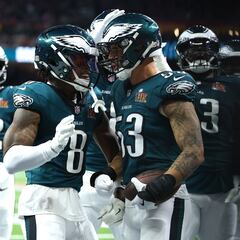 Zack Baun se queda con los Eagles