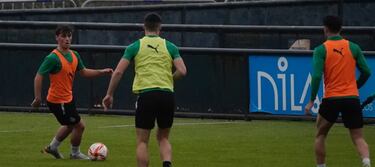 Ceballos y Carlos Castro, los únicos en la puerta de salida