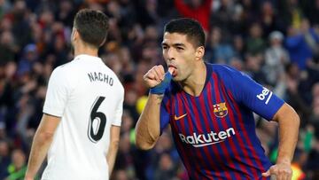 Soccer Football - La Liga Santander - FC Barcelona v Real Madrid - Camp Nou, Barcelona, Spain - October 28, 2018 Barcelona's Luis Suarez celebrates scoring their third goal REUTERS/Paul Hanna