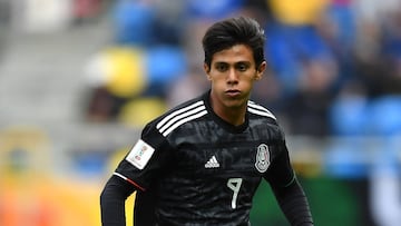 José Juan Macías fue observado por el PSV ante Italia