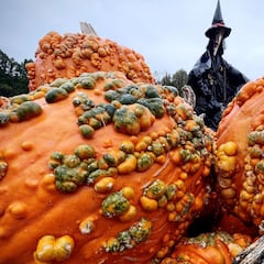 When will the Pumpkin Spice Latte be released in 2022?