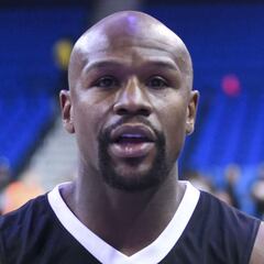 Mayweather claims he will return to fight Pacquiao