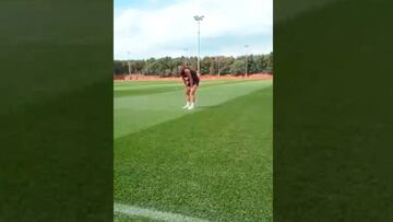 Alexis mostró su solitario entrenamiento en Manchester