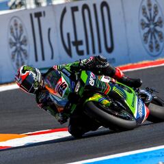 Rea, Razgatlioglu y Bautista empiezan en dos décimas