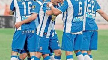 <b>LOS DOS GOLEADORES. </b>Luis García y Román Martínez vieron puerta ayer y acabaron así de felices el partido.