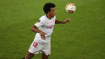 Koundé, ante el Inter.