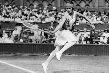 La tenista Lili Álvarez durante un partido del Campeonato de Wimbledon de 1926.
