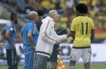 Pékerman imprime coraje en Colombia que rescató un empate 2-2 en un partido que se veía perdido contra Uruguay