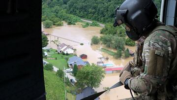 Las inundaciones provocadas por las fuertes lluvias en Kentucky han dejado varias personas muertas en el estado. Te compartimos toda la información.