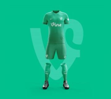 ¿Cómo serían los uniformes de fútbol de las Redes Sociales?