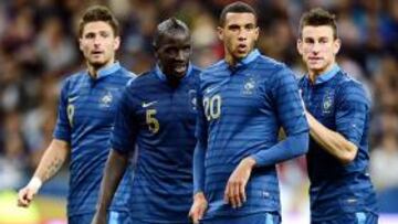 <b>PREPARADOS. </b>Giroud, Sakho, Capoue y Koscielny, al remate.