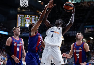 Poirier y un chaval de 16 años pintan de blanco el Clásico