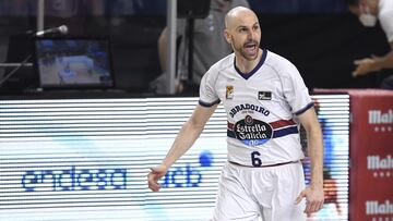 Albert Oliver, base del Monbus Obradoiro, durante el partido contra el Movistar Estudiantes.