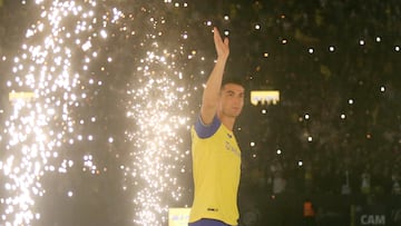 Soccer Football - Al Nassr unveil new signing Cristiano Ronaldo - Mrsool Park, Riyadh, Saudi Arabia - January 3, 2023 New Al Nassr signing Cristiano Ronaldo waves during his presentation REUTERS/Ahmed Yosri