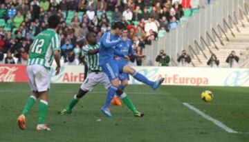 Intento fallido de chilena de Cristiano, y el balón queda muerto en las botas del canterano Morata, que lo empuja con la izquierda a placer ante la desesperación de Andersen marca el 0-5.