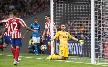 0-2. Jan Oblak tras marcar Blaise Matuidi el segundo gol.