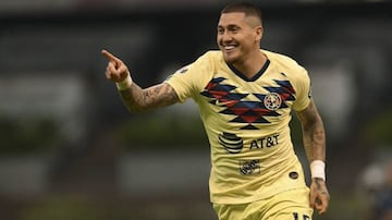 Con Pumas 'Nico' mostró su capacidad goleadora que lo catapultó a Europa con Benfica. Sin embargo, su paso por el fútbol del viejo continente no fue el mejor y regresó con el América.