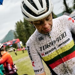 Looser y Skarda conquistan bajo la lluvia la etapa reina del Swiss Epic