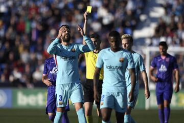 Tarjeta amarilla a Piqué.