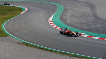 Formula One F1 - Pre Season Testing - Circuit de Barcelona-Catalunya, Barcelona, Spain - February 19, 2019 McLarenâs Lando Norris in action with Mercedes' Lewis Hamilton during testing REUTERS/Albert Gea