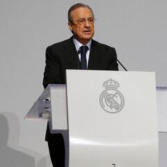 Florentino Pérez: "El equipo de baloncesto nos enamora"