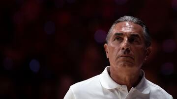 Spain's head coach Sergio Scariolo looks on before the international friendly basketball match between Spain and US at Martin Carpena sportshall in Malaga on August 13, 2023 as a preparation ahead of the 2023 FIBA Basketball World Cup in Philippines-Japan-Indonesia. (Photo by JORGE GUERRERO / AFP)