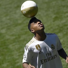 Rodrygo: "Me identifico con Neymar y Robinho"