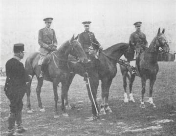 El equipo español de hípica consiguió otra medalla de oro para nuestro país. Los vencedores fueron los capitanes de caballería José Navarro Morenés, Julio García Fernández y José Álvarez de las Asturias, Marqués de los Trujillos.