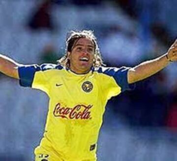 El delantero Cristián 'Kitita' Torres anotó un tanto jugando por Monterrey en la Copa Libertadores 1999.  