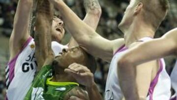 Banca Cívica pasó por encima del ausente Unicaja