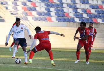 Los dirigidos por Reinaldo Rueda continúan su preparación para el juego vs Honduras y disputaron dos partidos amistosos en el Romelio Martínez.