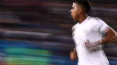 This long exposure picture shows Real Madrid&#039;s Brazilian forward Rodrygo during the Spanish league football match between Real Madrid CF and Club Deportivo Leganes SAD at the Santiago Bernabeu stadium in Madrid on October 30, 2019. (Photo by OSCAR DE