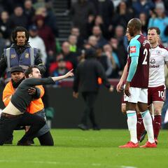 Hinchas del West Ham encararon a sus jugadores tras derrota