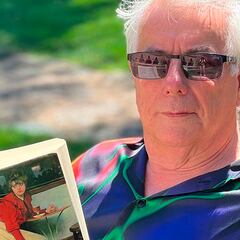 Ken Follet sorprende con la novela española que ‘devora’ en vacaciones